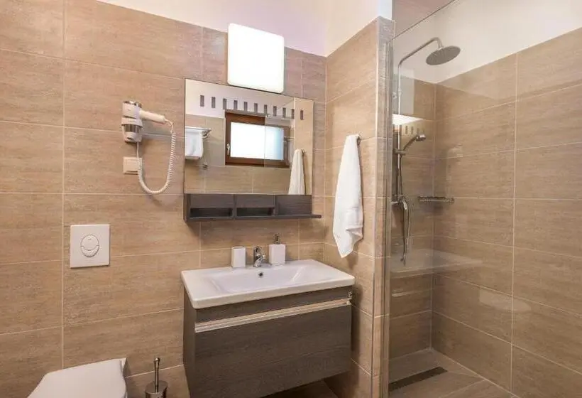 Huoneisto 1 Makuuhuone Parveke, Hídfő Apartman Nyugalom Szigetei