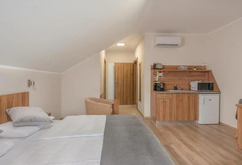 Huoneisto 1 Makuuhuone Parveke, Hídfő Apartman Nyugalom Szigetei