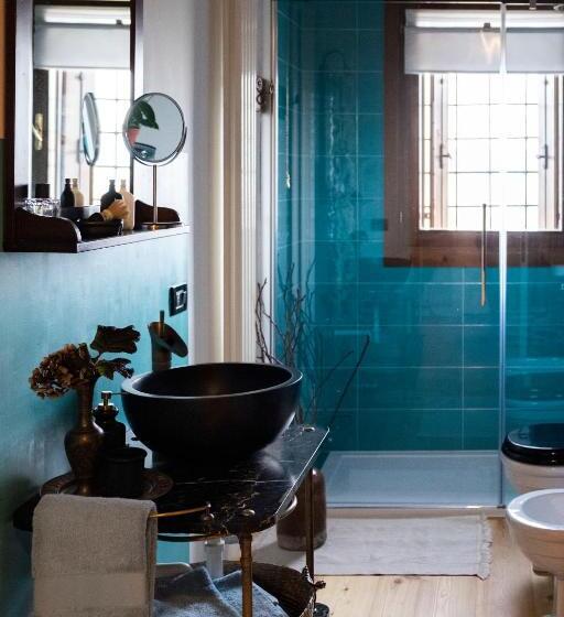 غرفة قياسية مع حمام خارجي, La Porta Accanto B&b