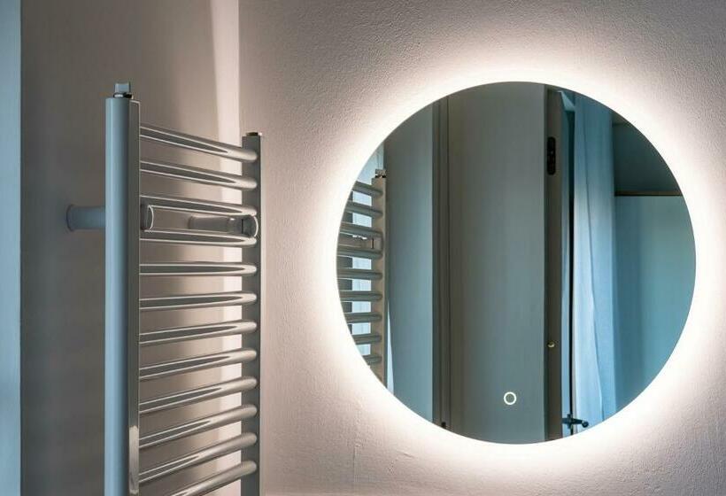 اتاق استاندارد یک نفره, Ale House