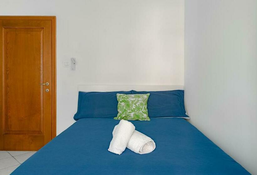 اتاق استاندارد یک نفره, Ale House