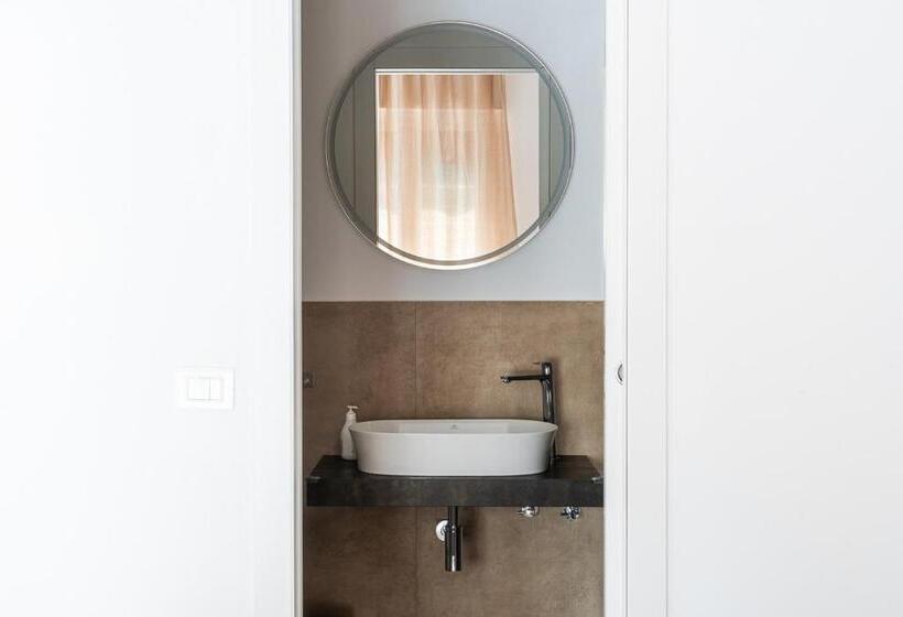 اتاق لوکس, Ale House