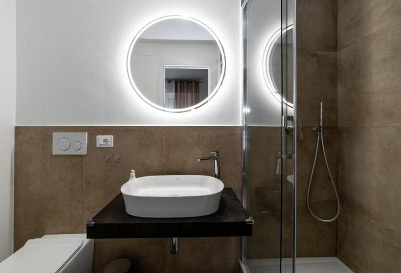 اتاق لوکس, Ale House