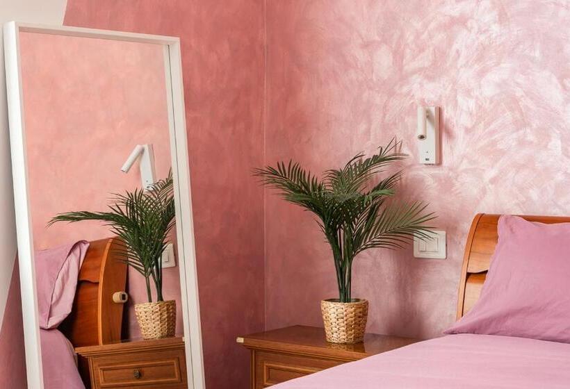 اتاق استاندارد, Ale House