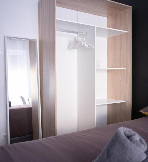 اتاق استاندارد یک نفره, Ale House