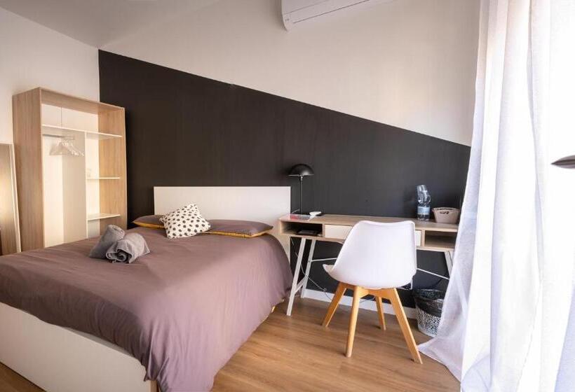 اتاق استاندارد یک نفره, Ale House