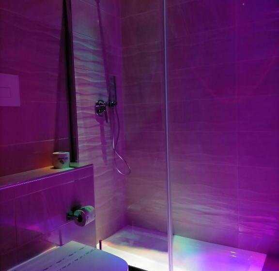 اتاق استاندارد چهارنفره با بالکن, La Maison Du Relax