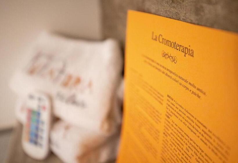 חדר דלוקס, Materia Relais