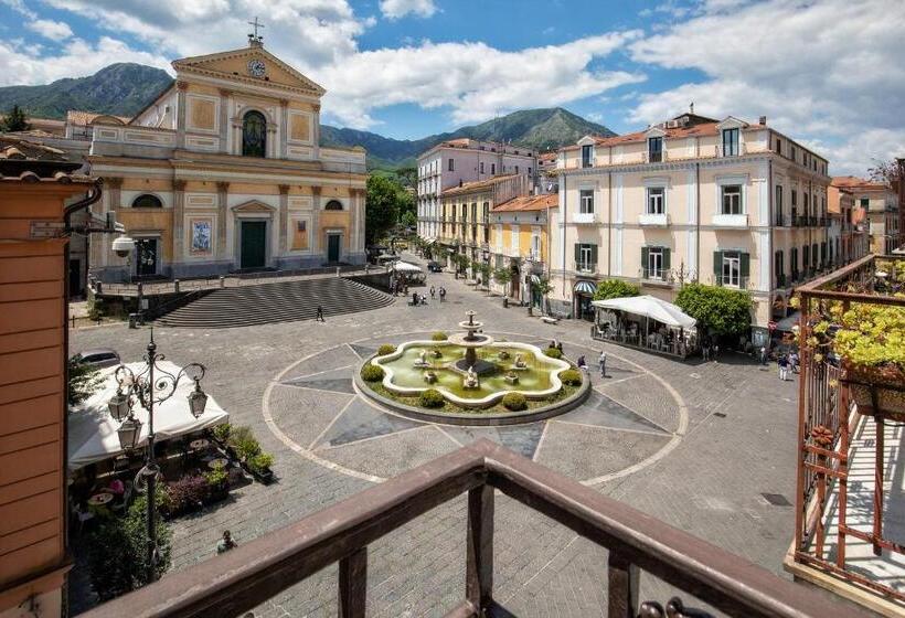 חדר דלוקס, Materia Relais