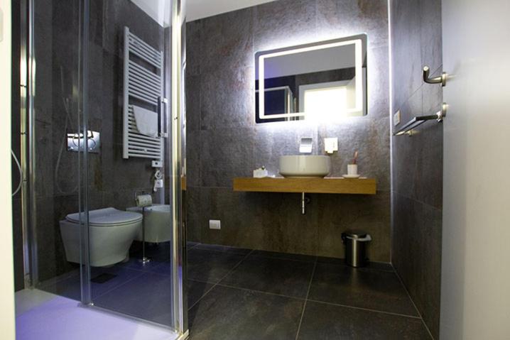 חדר דלוקס, Moro 34