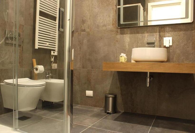 חדר דלוקס, Moro 34