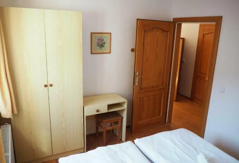 スタンダード４人部屋, Pension Erban