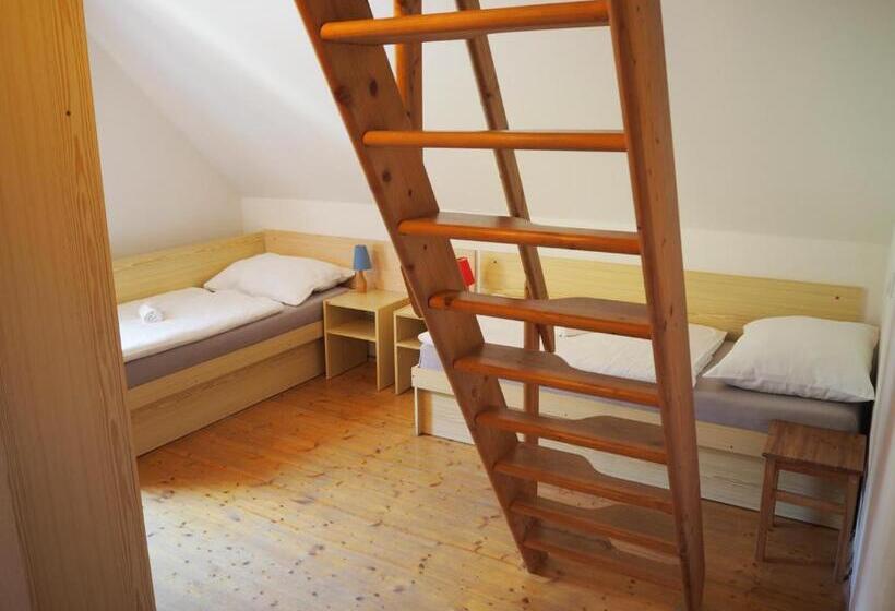 Négyágyas Standard Szoba, Pension Erban