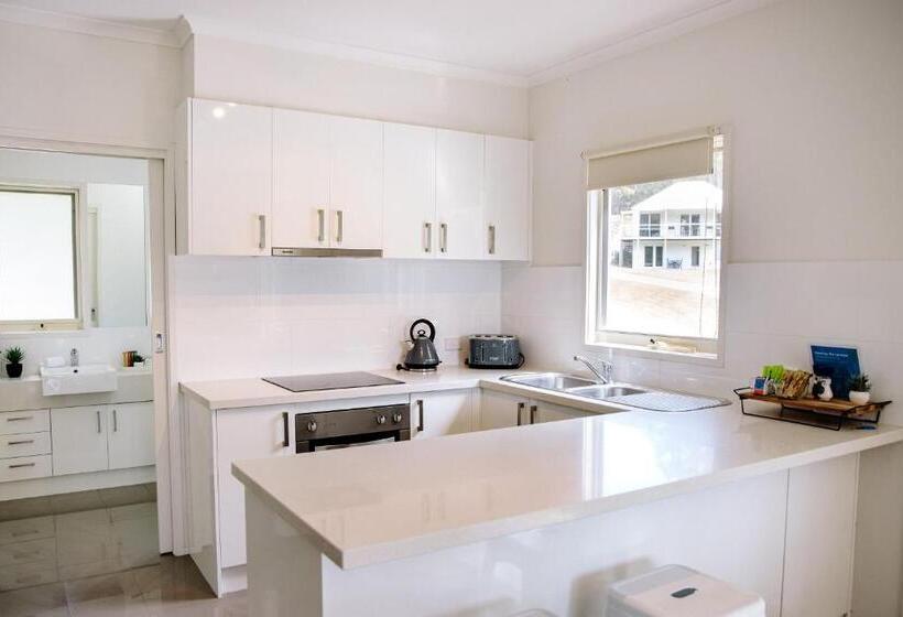 منزل 4 غرف نوم, Mcmillans Of Metung Coastal Resort