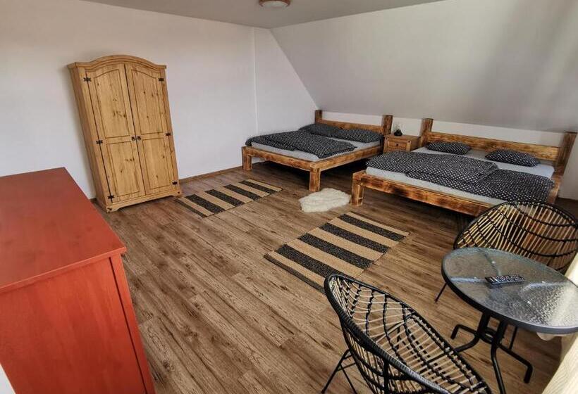 1间卧室的房子, Penzion Loučka Bystřice