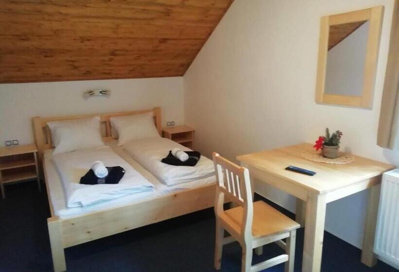 جناح عائلي, Pension Big Apple