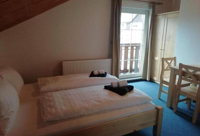 جناح عائلي, Pension Big Apple