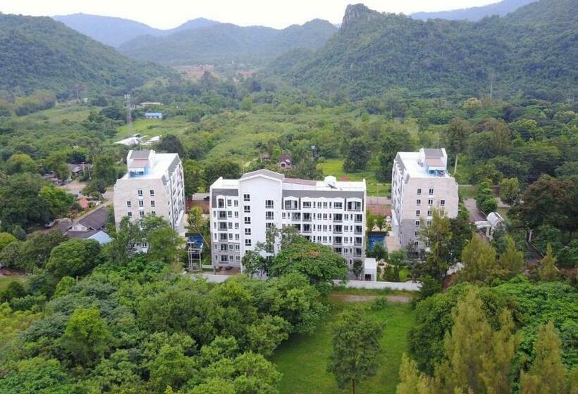 Семейный Номер Вид на Горы, Courtyard Khaoyai
