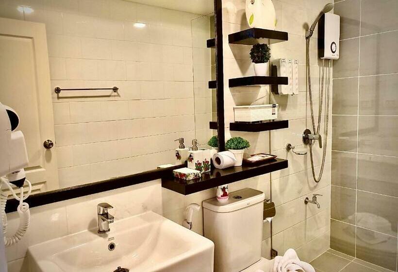 غرفة عائلية مطلّة علي الجبل, Courtyard Khaoyai