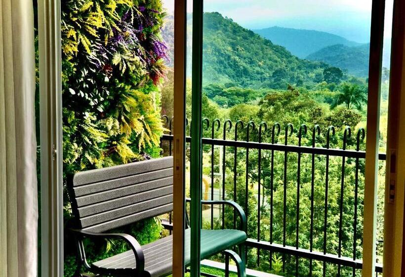 Семейный Номер Вид на Горы, Courtyard Khaoyai