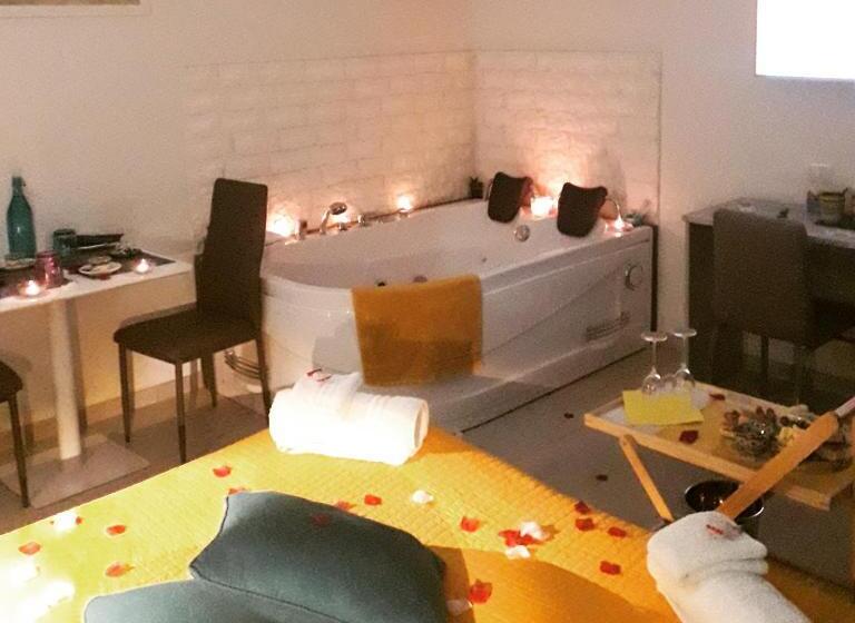 غرفة ديلوكس مزوَّدة بجاكوزي, Insula B&b