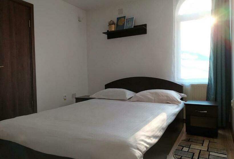 Quarto Estandar, Hillside