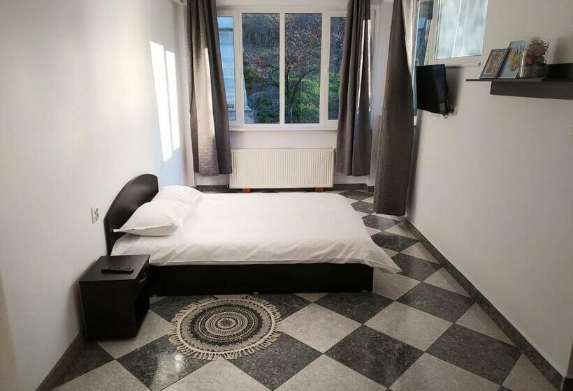 Quarto Estandar com Sacada, Hillside