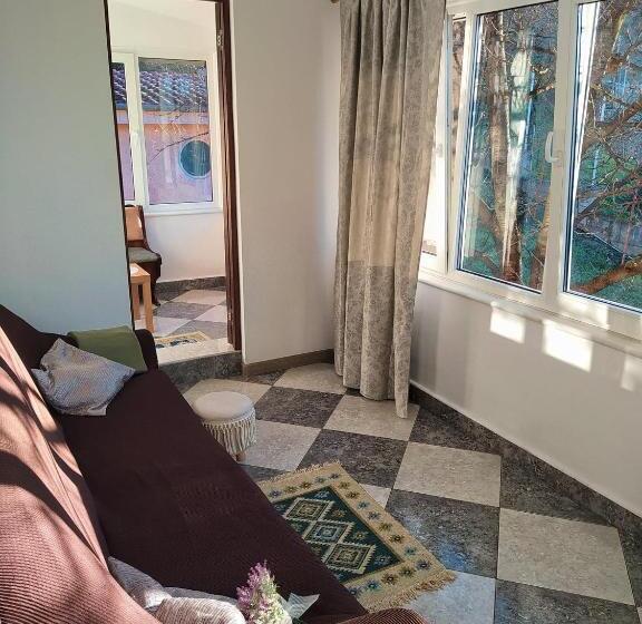 اتاق استاندارد با بالکن, Hillside