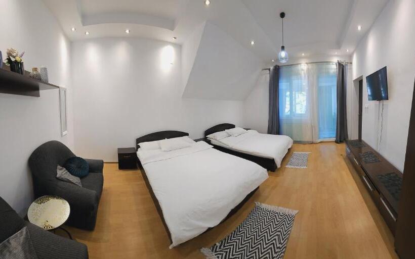 Quarto Estandar com Sacada, Hillside
