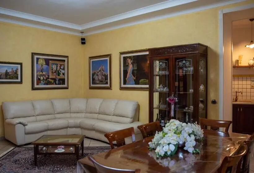 ２ベッドルームアパートメント, Solimena House