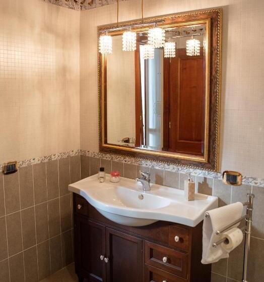 דירת שני חדרים, Solimena House