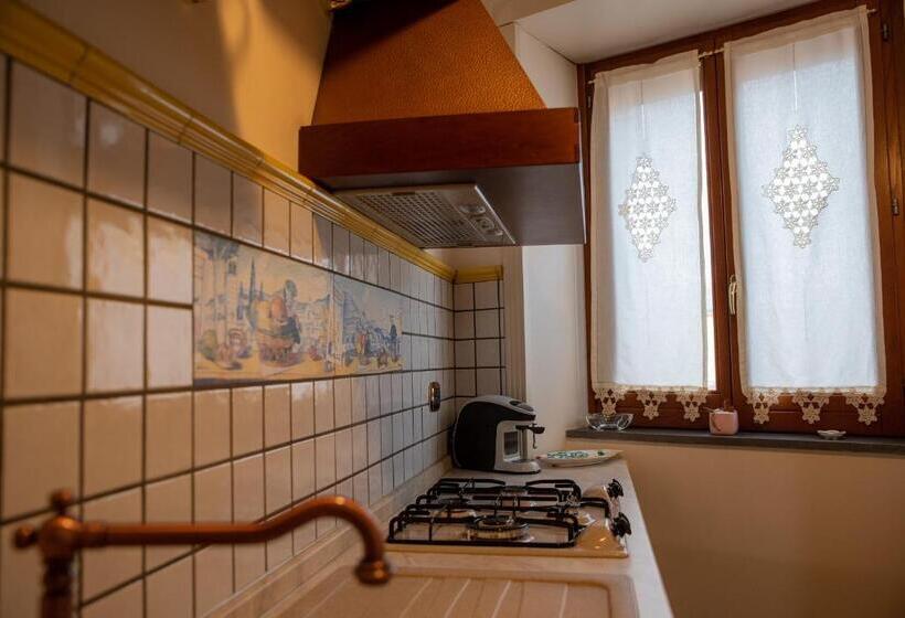 Апартаменты 2 Спальни, Solimena House