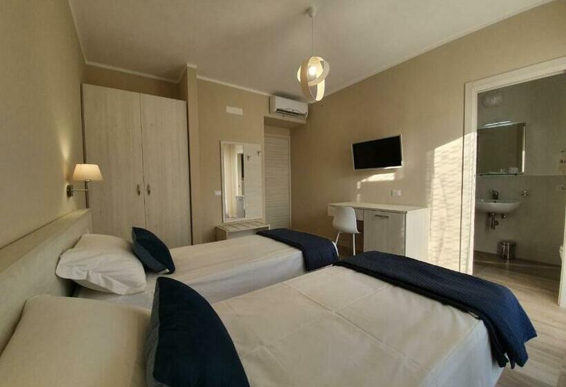 חדר דלוקס עם מרפסת, Oikia Rooms