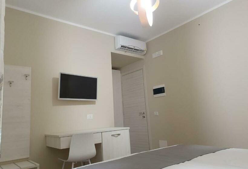 חדר סטנדרט עם מרפסת, Oikia Rooms