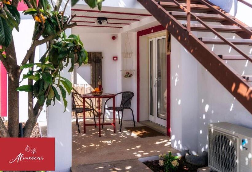 غرفة قياسية مزوَّدة بشُرفة, Guest House Almeixar