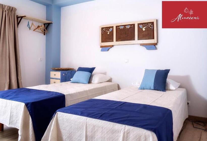 غرفة قياسية مزوَّدة بشُرفة, Guest House Almeixar