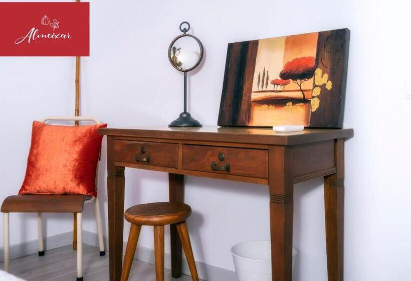 غرفة قياسية, Guest House Almeixar