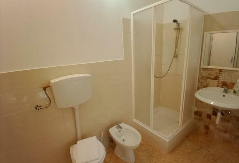 اتاق لوکس, Magna Grecia B&b