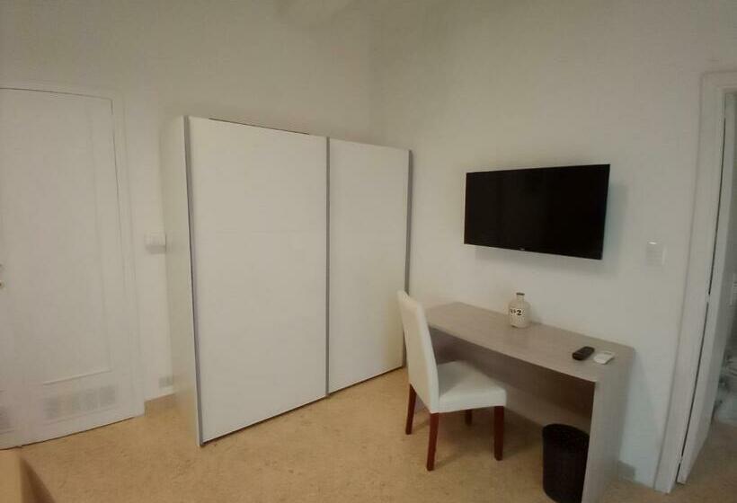 اتاق لوکس, Magna Grecia B&b