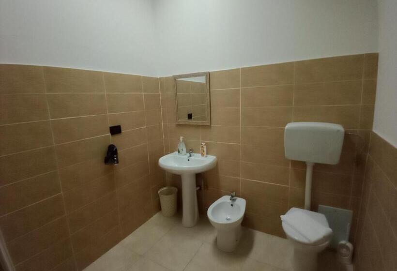 اتاق استاندارد یک نفره, Magna Grecia B&b