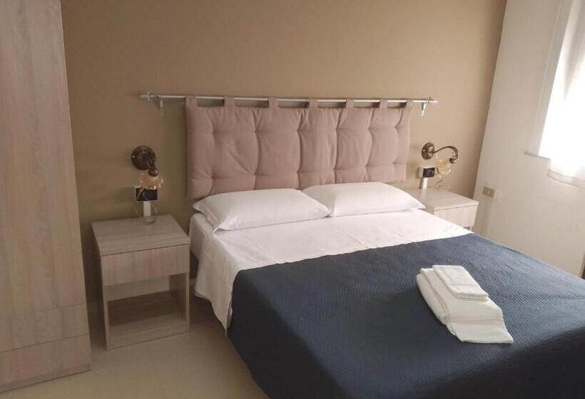 اتاق استاندارد یک نفره, Magna Grecia B&b