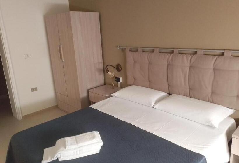 اتاق استاندارد یک نفره, Magna Grecia B&b