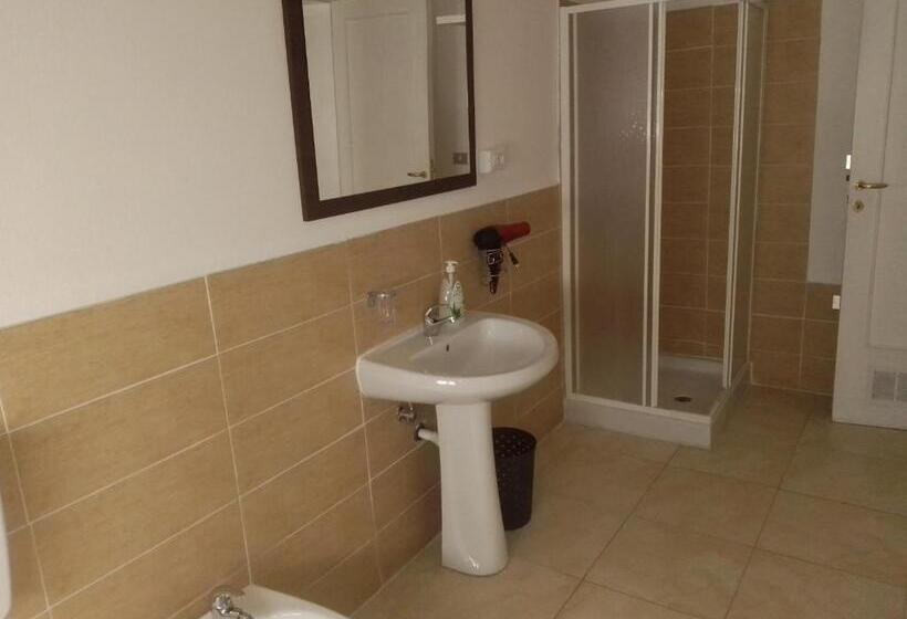 اتاق استاندارد یک نفره, Magna Grecia B&b