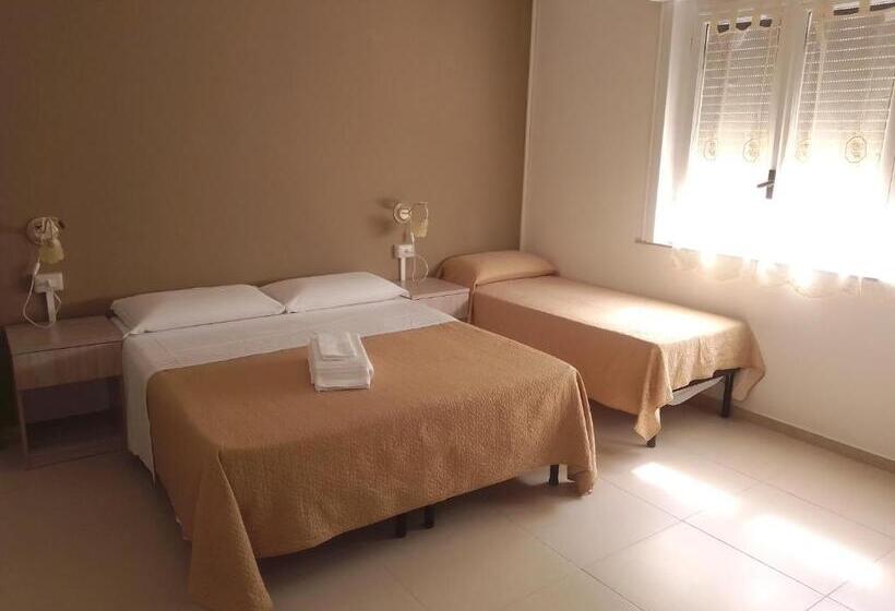 اتاق استاندارد یک نفره, Magna Grecia B&b