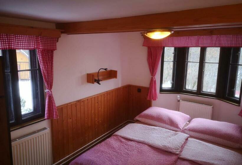 带共用浴室的标准房间, Chata Zákoutí