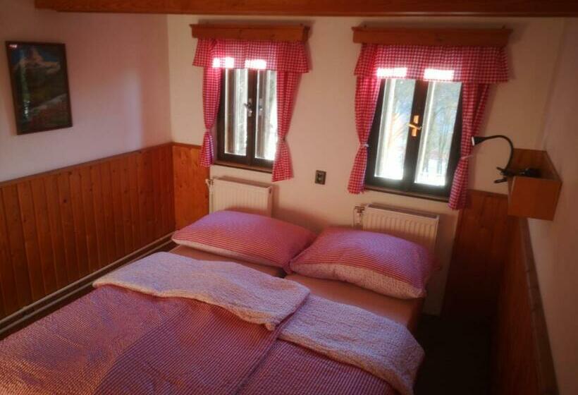 带共用浴室的标准房间, Chata Zákoutí