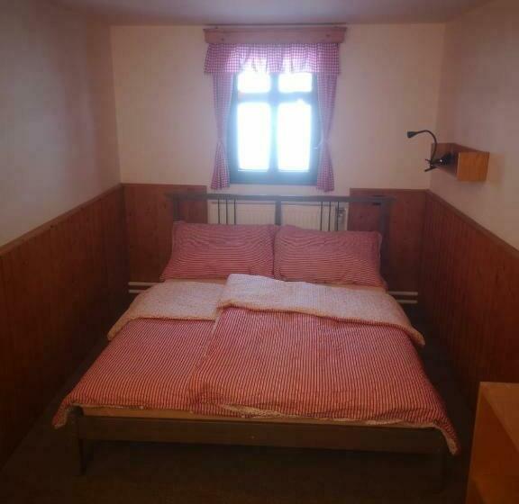 带共用浴室的标准房间, Chata Zákoutí