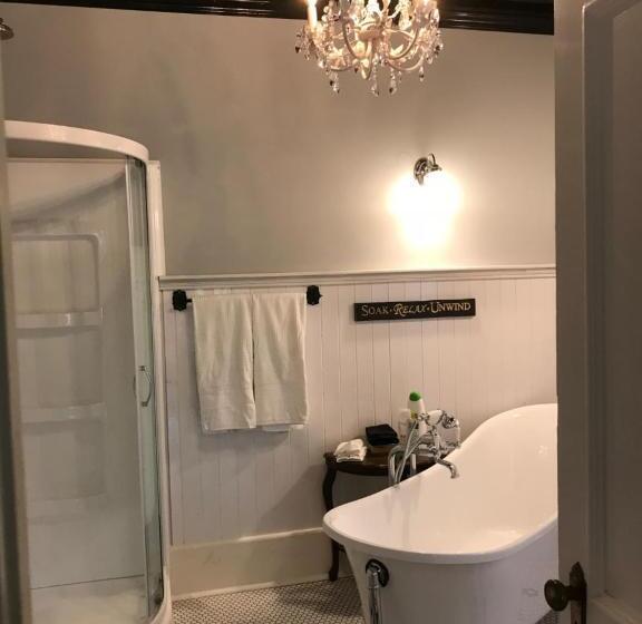 4 Szobás Ház, Lionheart Guest House