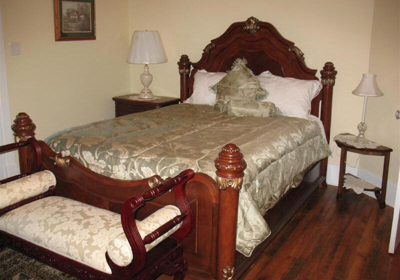 4间卧室的房子, Lionheart Guest House