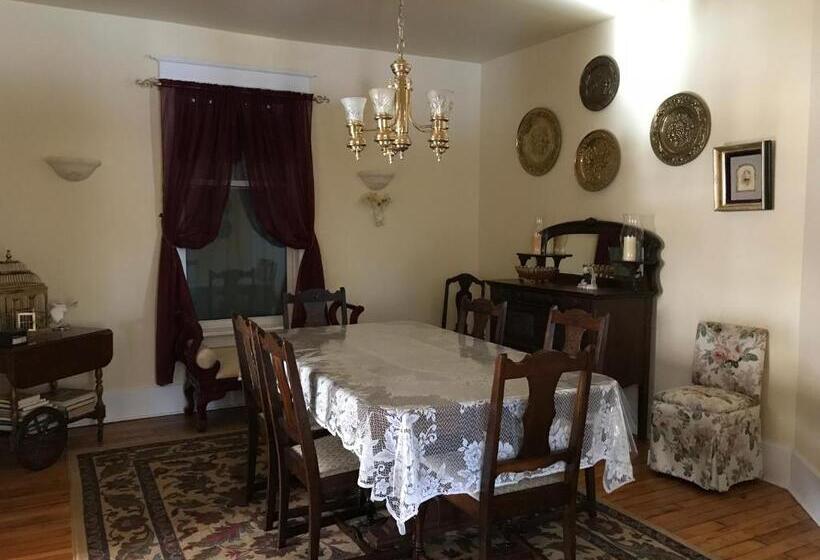 4 Szobás Ház, Lionheart Guest House